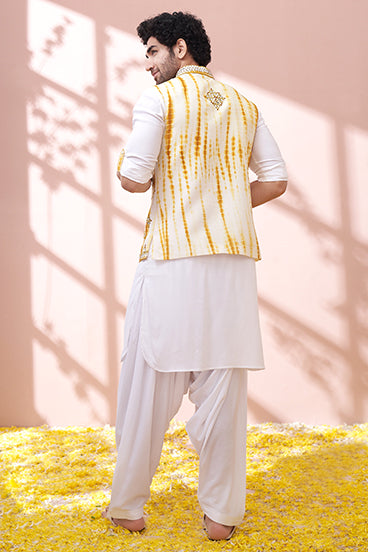 Luster White Kurta Set With Tie And Dye Embellished Bandi Set