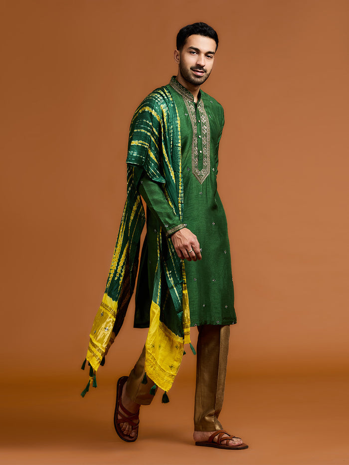 Green Silk Kurta Set with Dupatta and Highlight Embroidery - KORANM