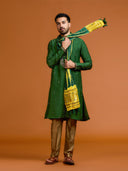 Green Silk Kurta Set with Dupatta and Highlight Embroidery