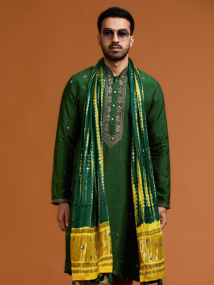 Green Silk Kurta Set with Dupatta and Highlight Embroidery - KORANM