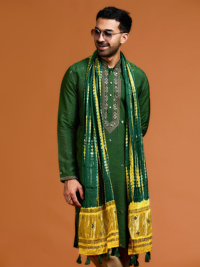 Green Silk Kurta Set with Dupatta and Highlight Embroidery - KORANM