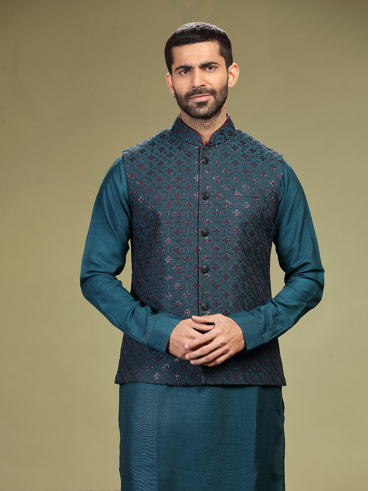 Rama Kurta with thread work on Bundi and Set with Chudidar - KORANM