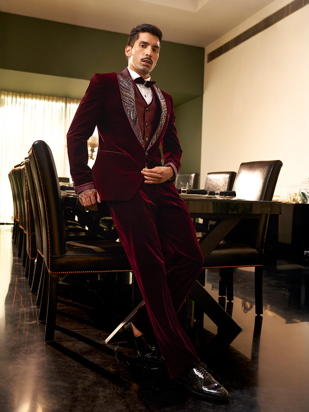 Wine Velvet Tuxedo Suit – A Statement of Regal Sophistication