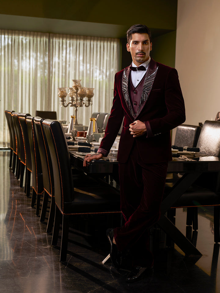 Wine Velvet Tuxedo Suit – A Statement of Regal Sophistication