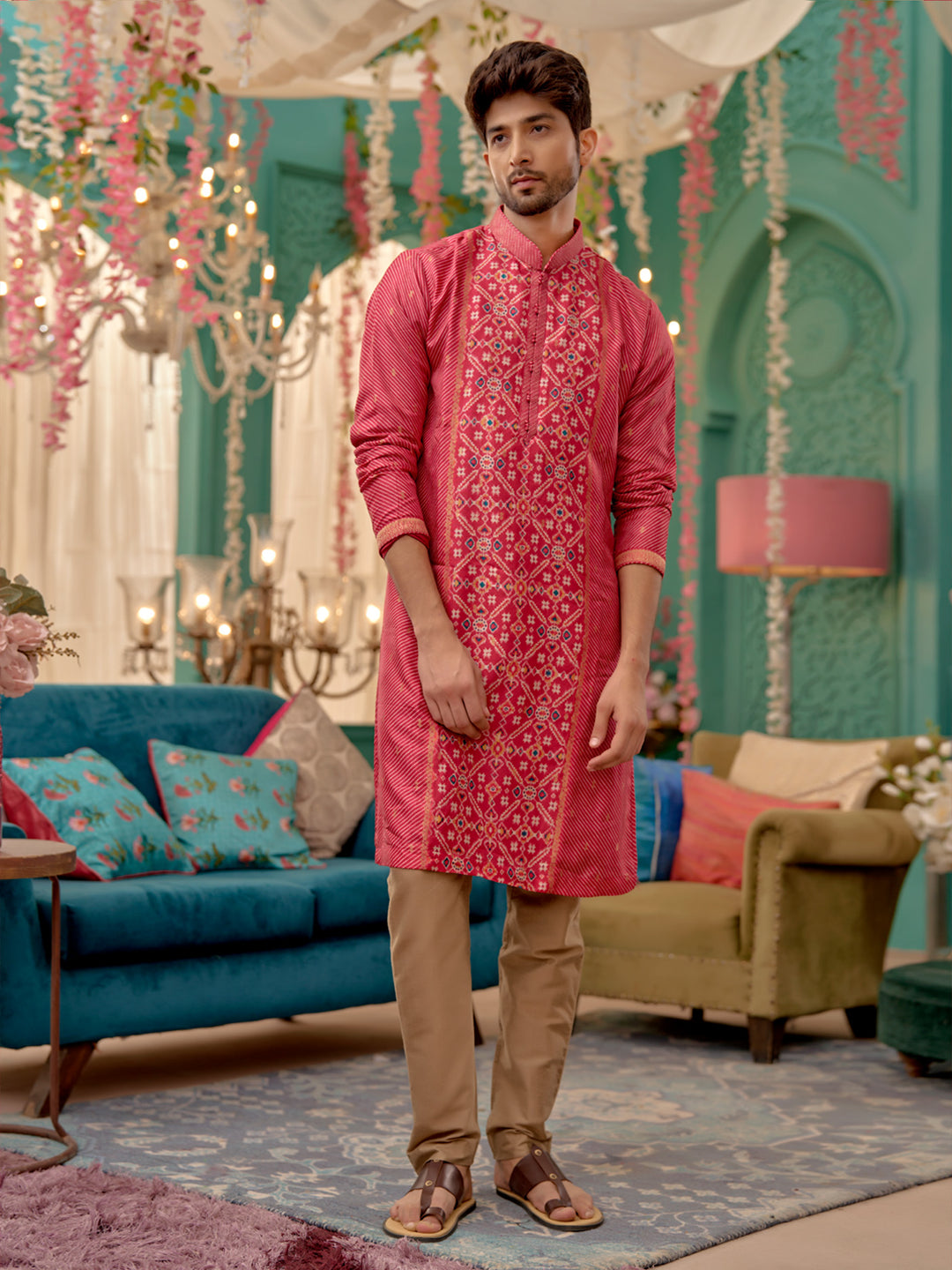 Elegant Kurta With Print Work and an Aligadi Pant