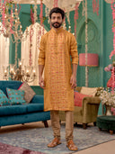 Elegant Kurta With Print Work and an Aligadi Pant