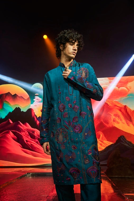 Rama Green Silk Kurta Set with Floral Embroidery
