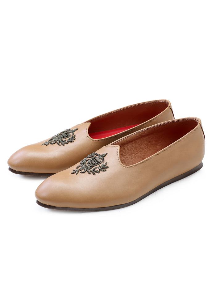 Beige Hand Crafted Zardoshi Embroidered Semi-Leather jutti - KORANM